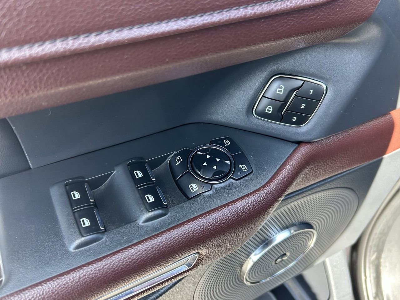 Used 2023 Ford Expedition Limited image 28