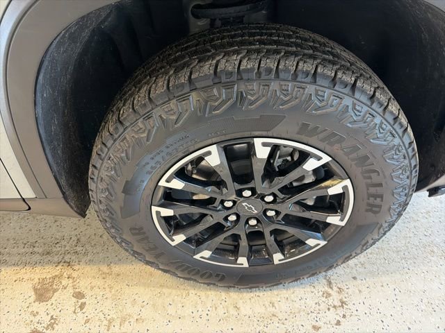 Used 2025 Chevrolet Traverse Z71 w/ Enhanced Driving Package image 13