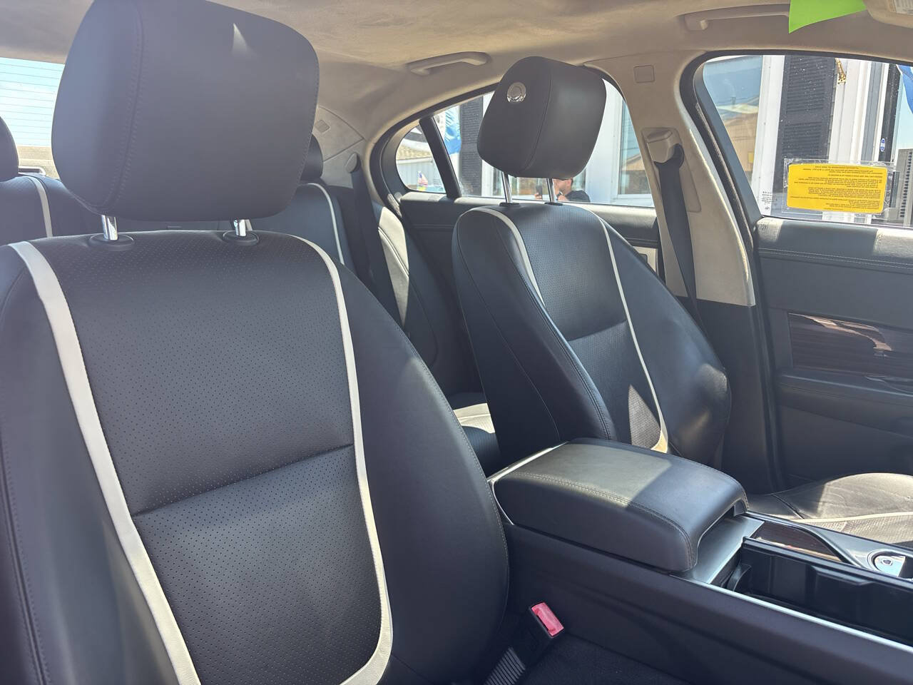 Used 2012 Jaguar XF Portfolio RWD image 33