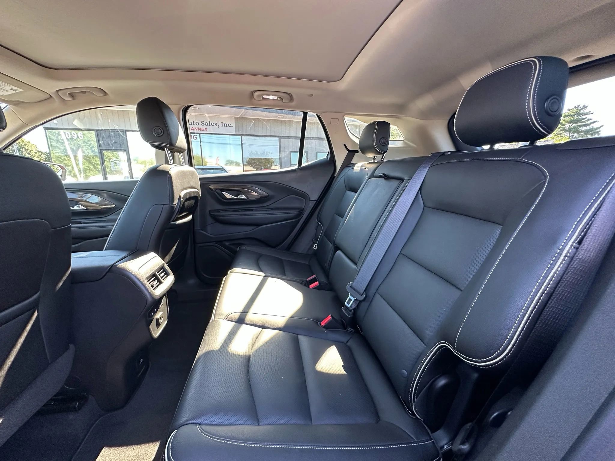Used 2019 GMC Terrain Denali w/ Advanced Safety Package image 10