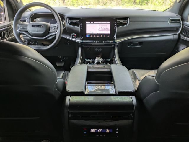 Used 2024 Jeep Wagoneer 4WD w/ Convenience Group I image 25