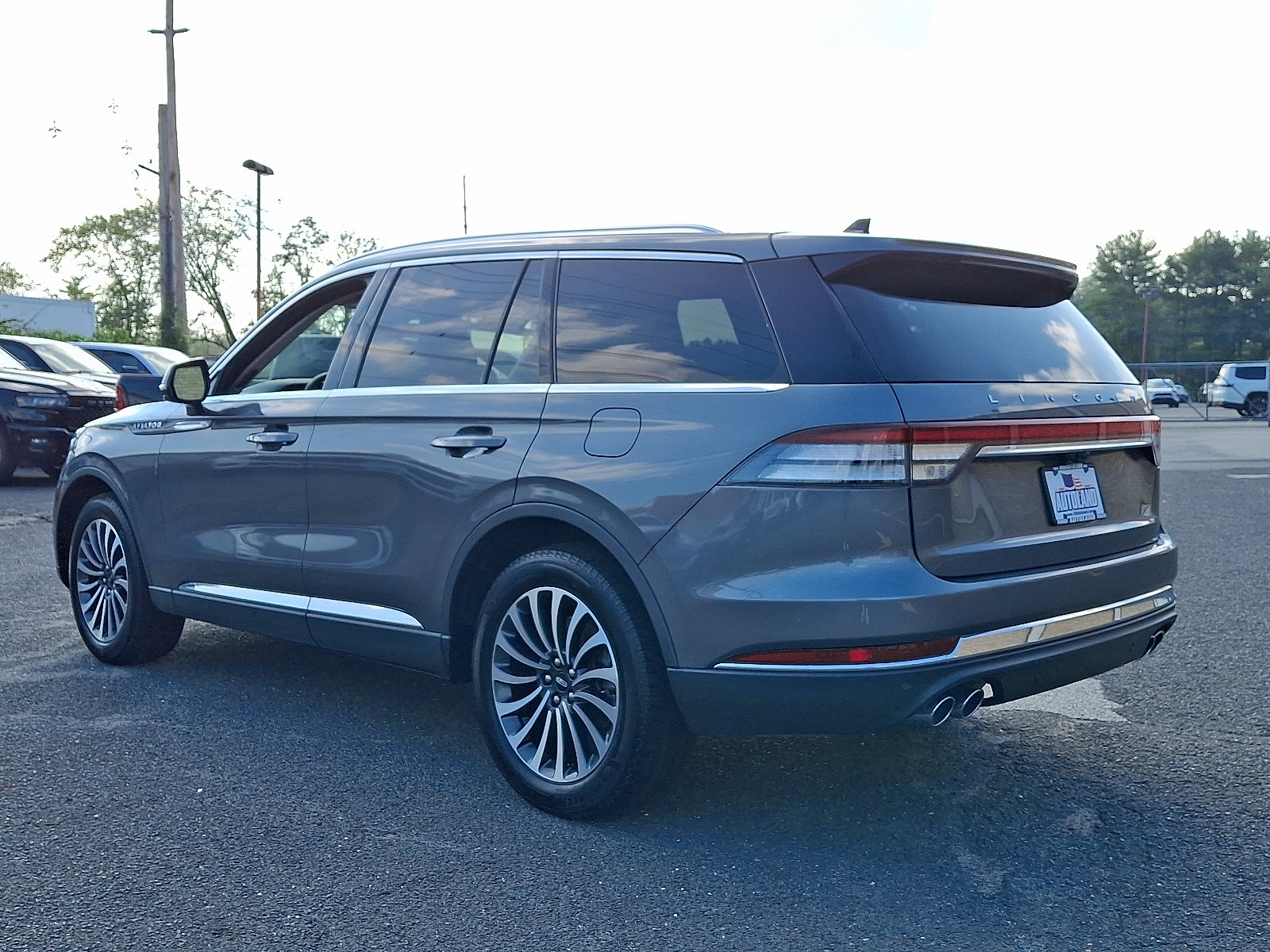 Used 2023 Lincoln Aviator AWD w/ Premium Package image 5