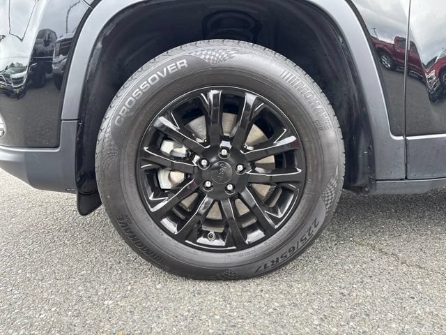 Used 2019 Jeep Cherokee Latitude w/ Popular Appearance Group AWD/4WD image 16