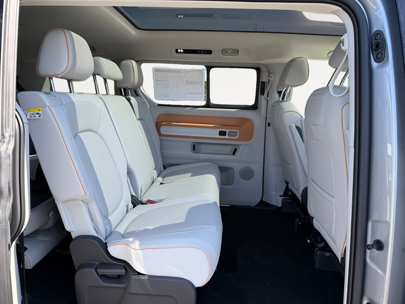 New 2025 Volkswagen ID. Buzz 1st Edition RWD image 18