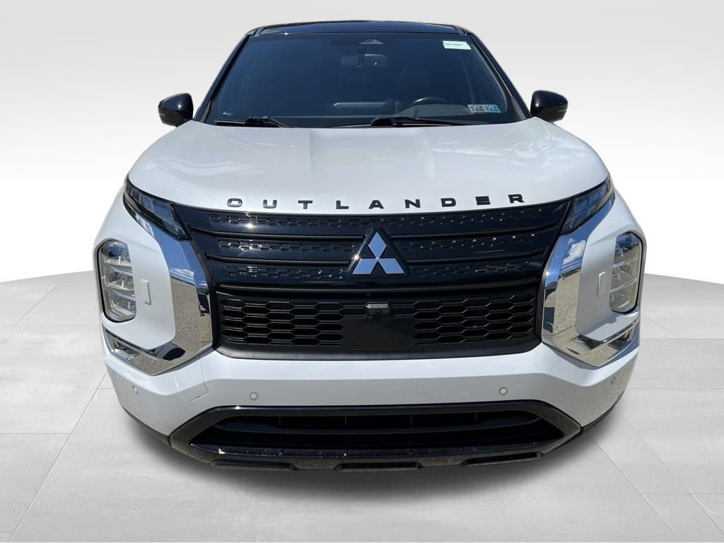 Used 2023 Mitsubishi Outlander SEL AWD/4WD image 2