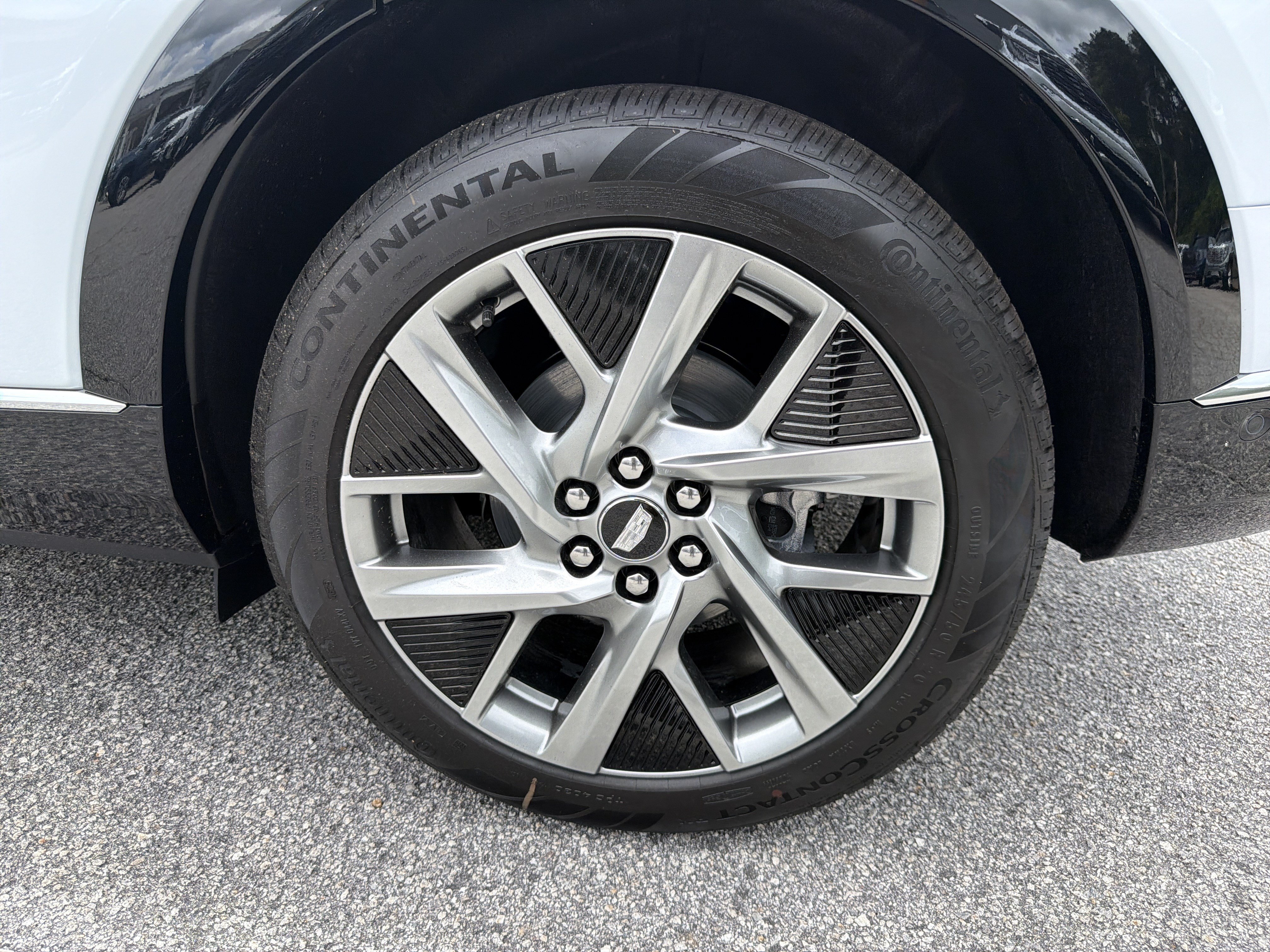 New 2026 Cadillac Optiq Luxury 1 RWD image 19