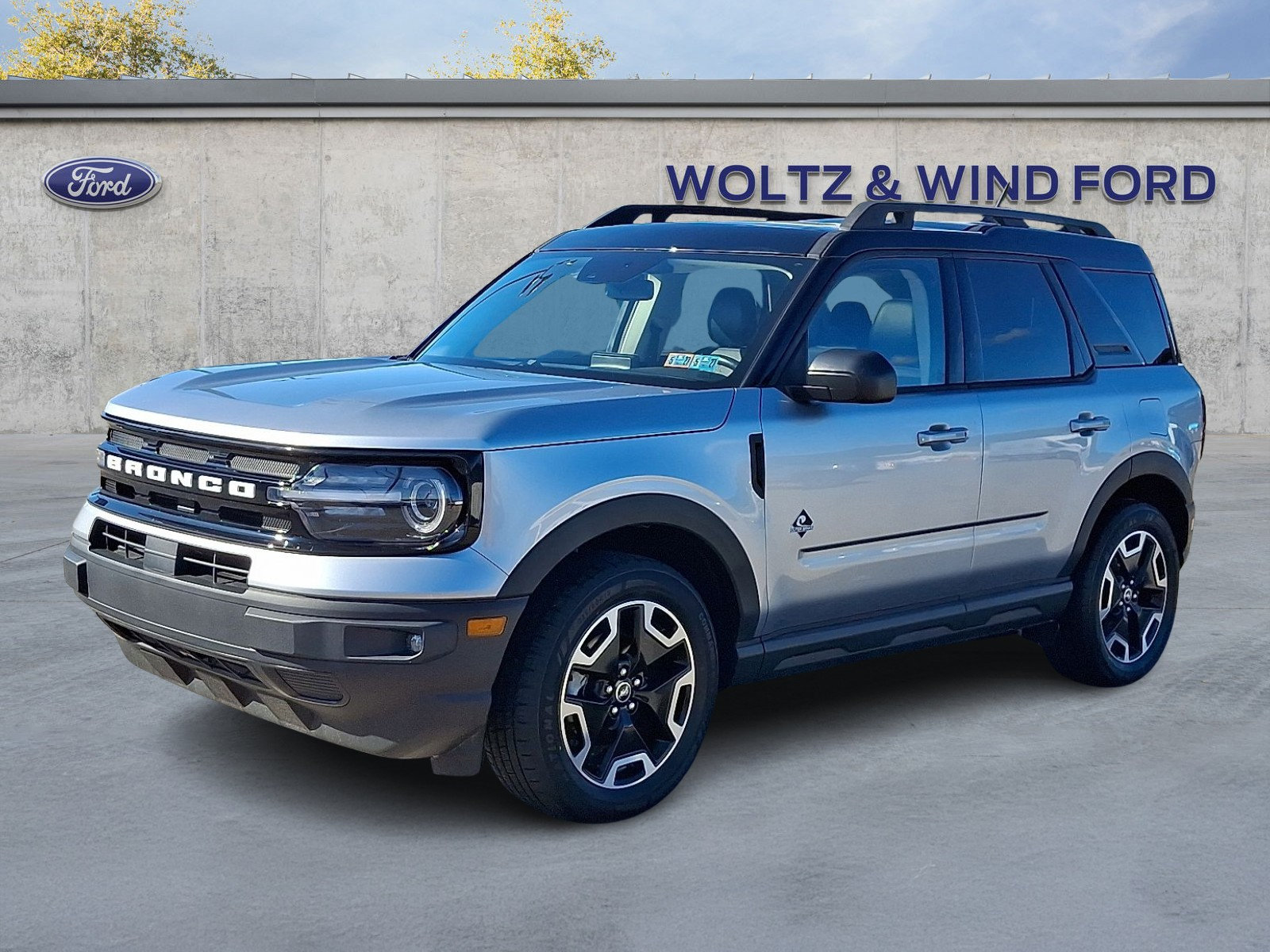 Used 2022 Ford Bronco Sport Outer Banks w/ Tech Package AWD/4WD image 3