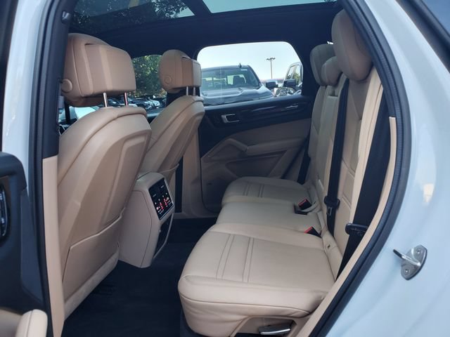 Used 2021 Porsche Cayenne AWD/4WD image 13