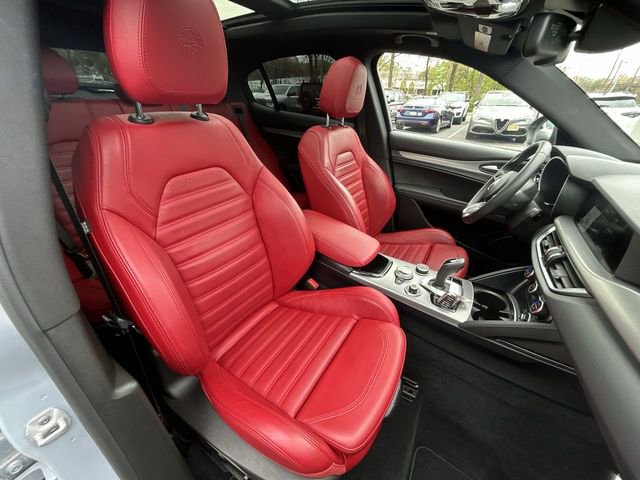 Used 2024 Alfa Romeo Stelvio Ti w/ Performance Driving Package AWD/4WD image 25