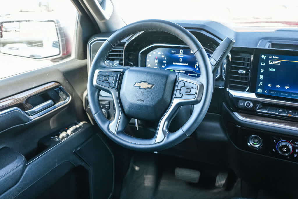 Used 2023 Chevrolet Silverado 1500 LT AWD/4WD image 15