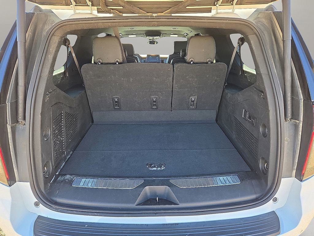 Used 2023 Chevrolet Suburban Premier image 15