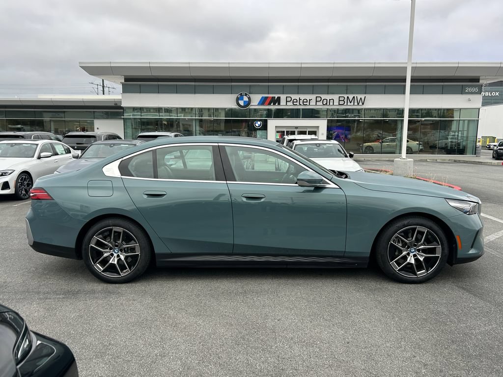 Used 2024 BMW i5 eDrive40i w/ M Sport Package RWD image 6