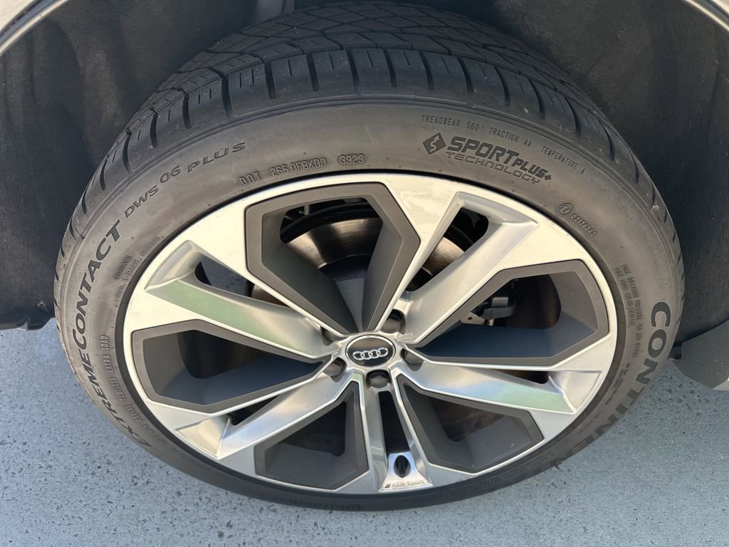 Used 2020 Audi Q3 2.0T Premium Plus AWD/4WD image 6