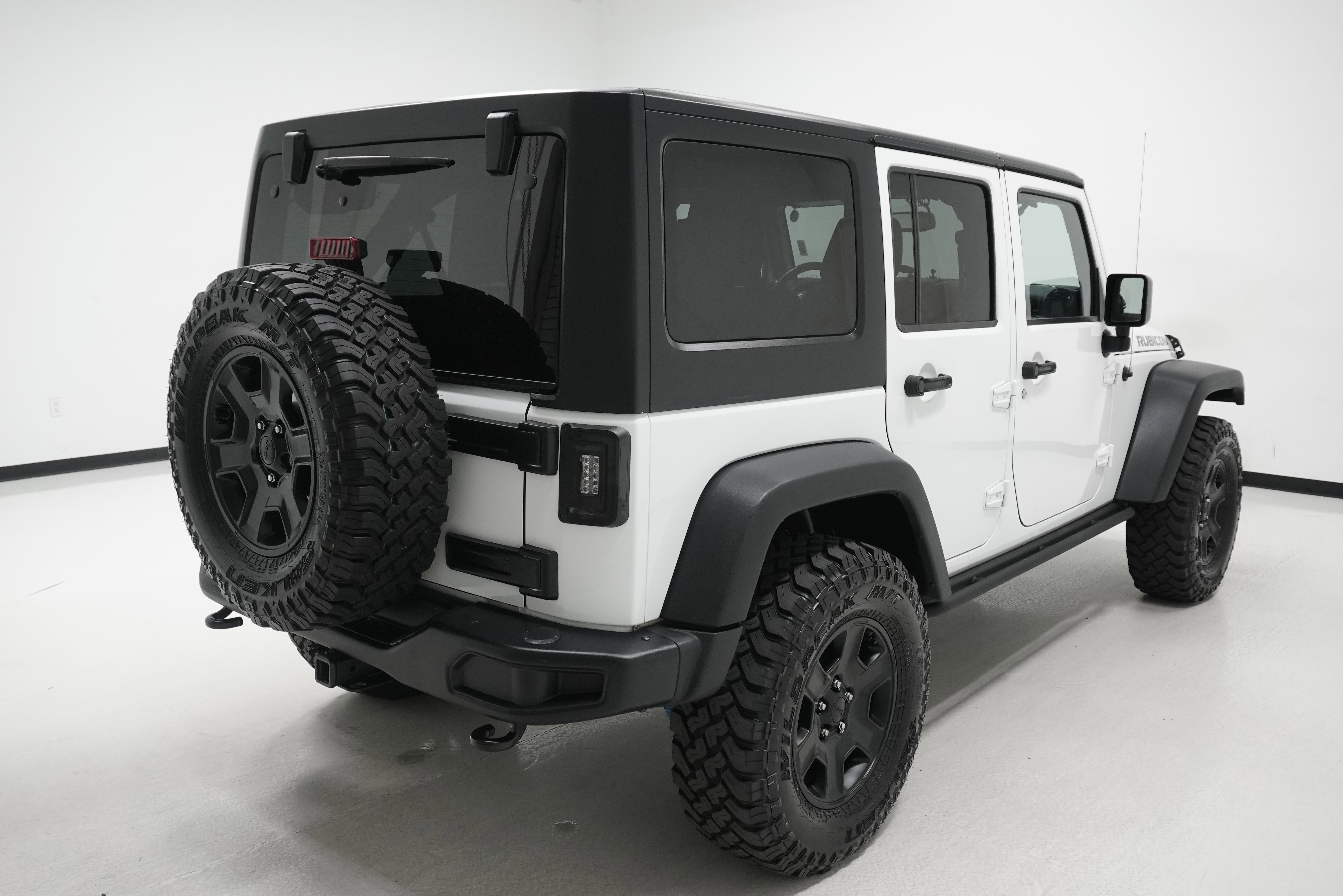 Used 2015 Jeep Wrangler Unlimited Rubicon AWD/4WD image 4