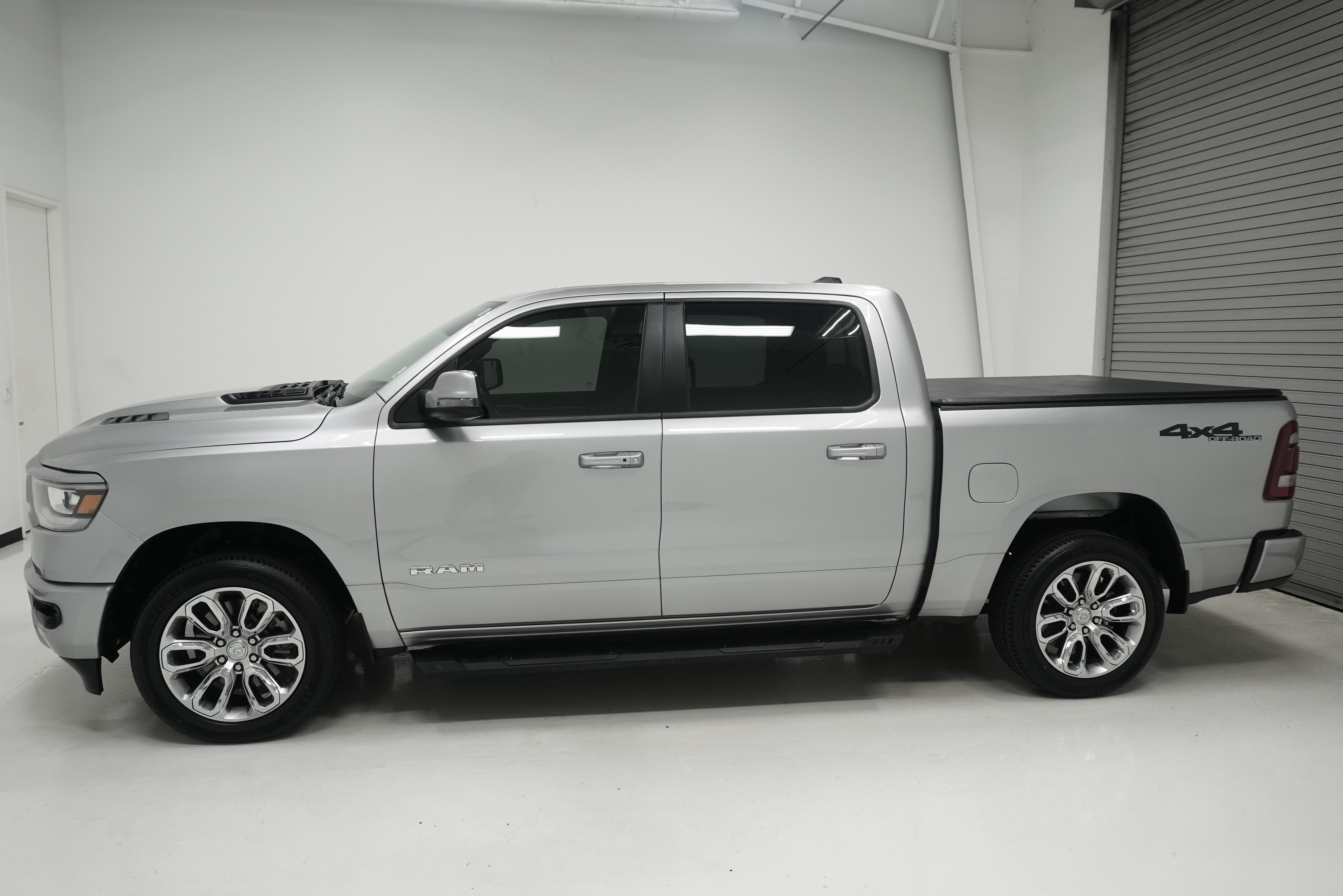 Used 2023 RAM 1500 Laramie AWD/4WD image 6