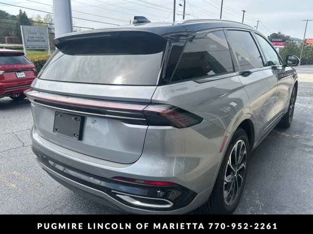 Used 2025 Lincoln Nautilus Reserve image 7