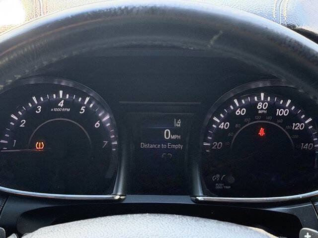 Used 2018 Toyota Avalon XLE w/ Carpet Mat Package FWD image 14