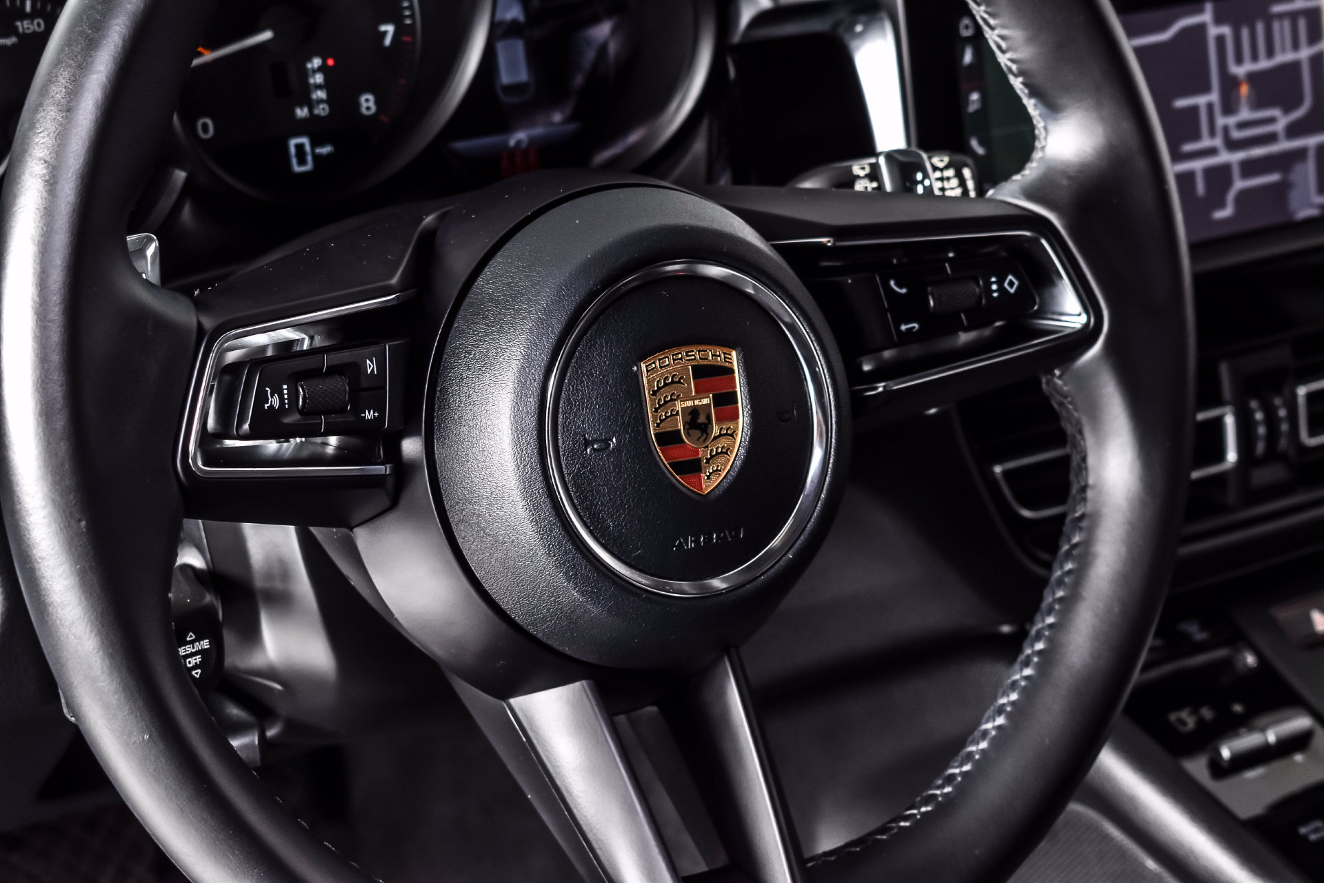 Used 2023 Porsche Macan AWD/4WD image 16