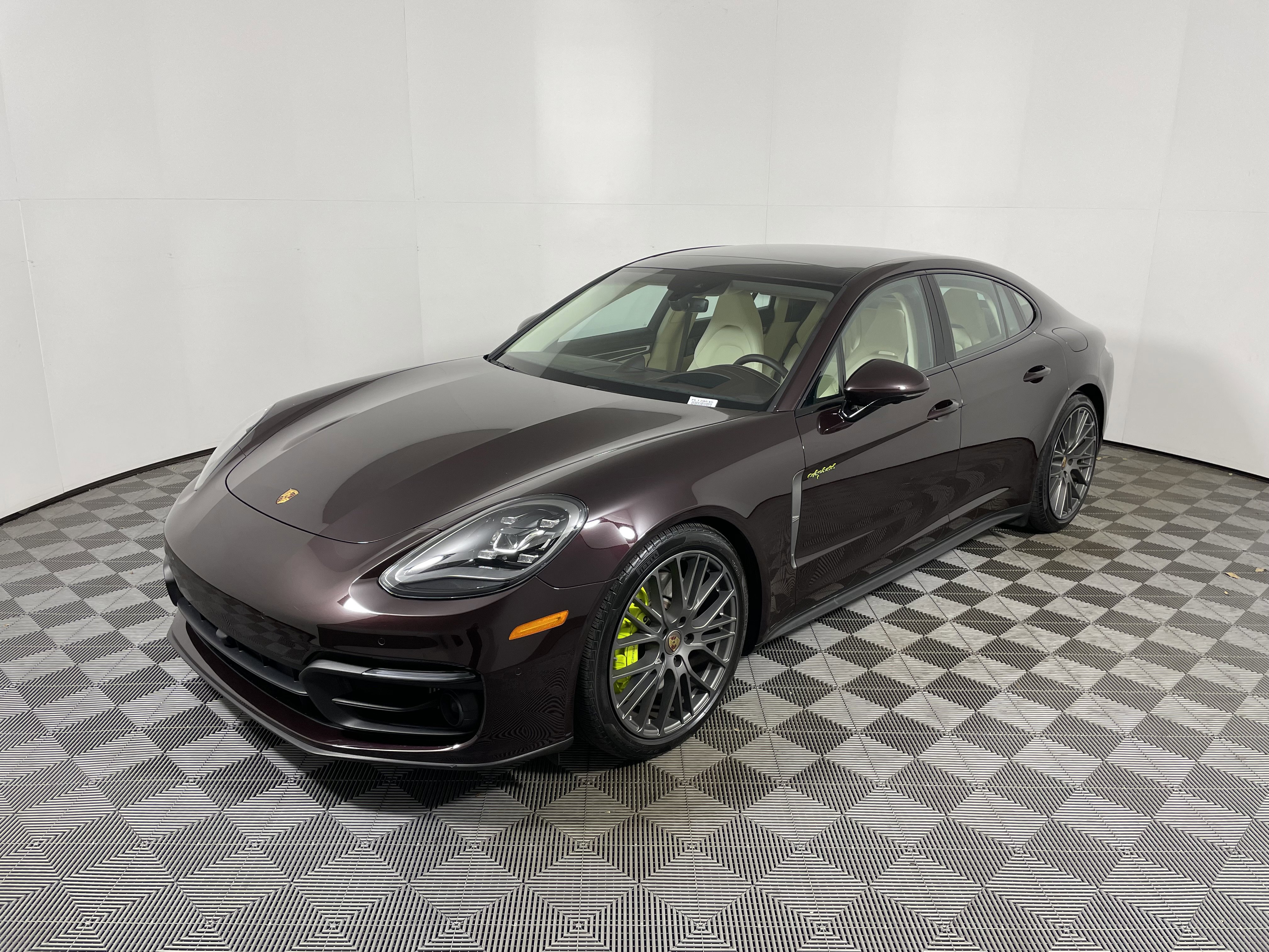Certified 2023 Porsche Panamera 4 Platinum Edition w/ Assistance Package image 11