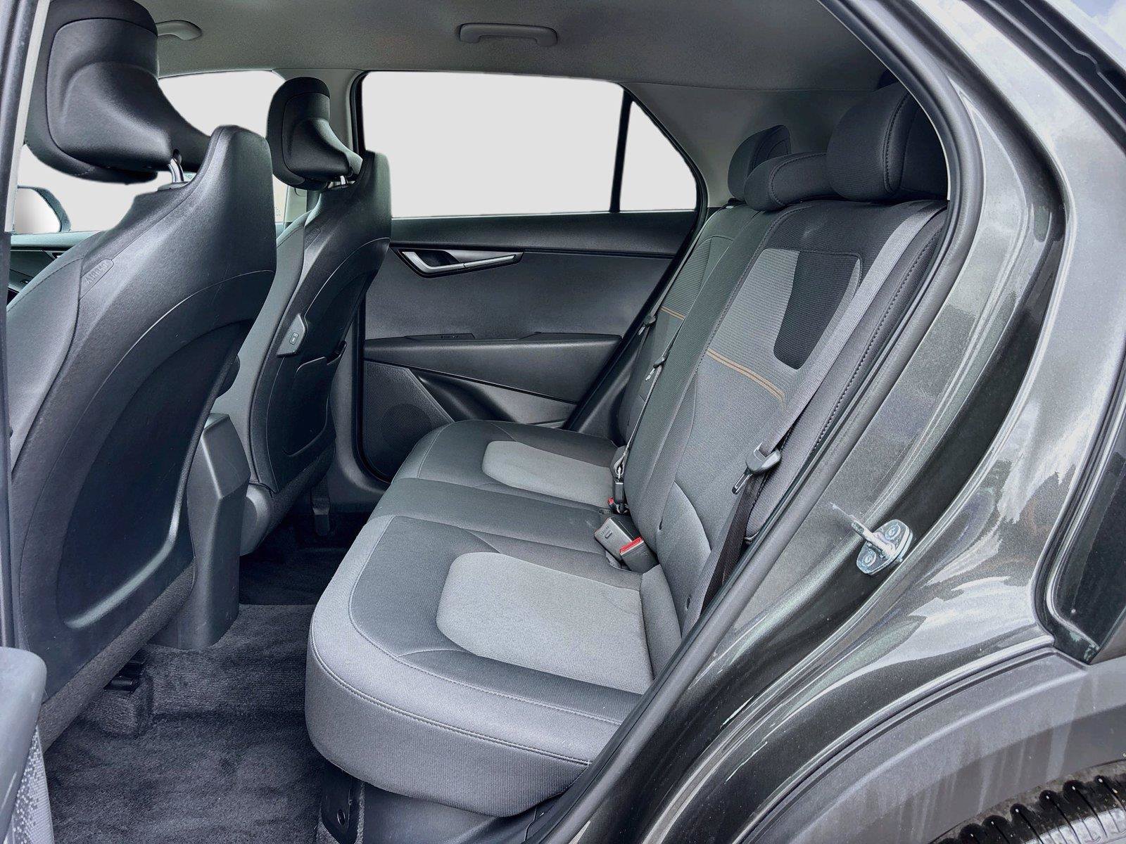 Used 2025 Kia Niro LX FWD image 26