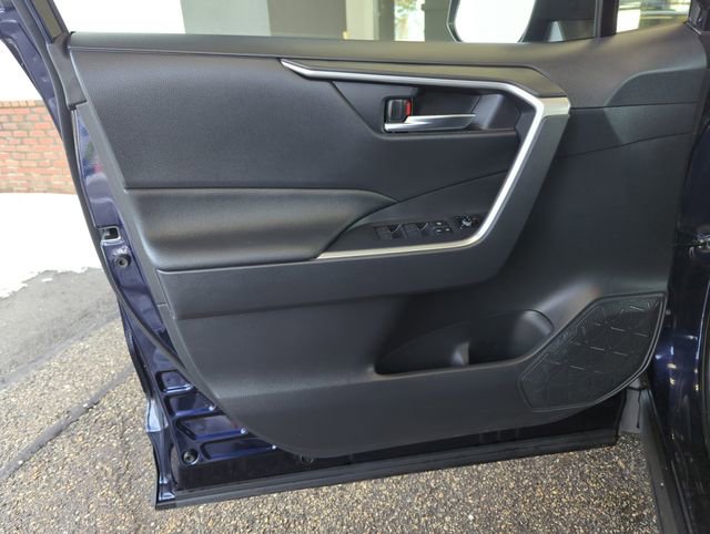 Used 2025 Toyota RAV4 XLE image 13