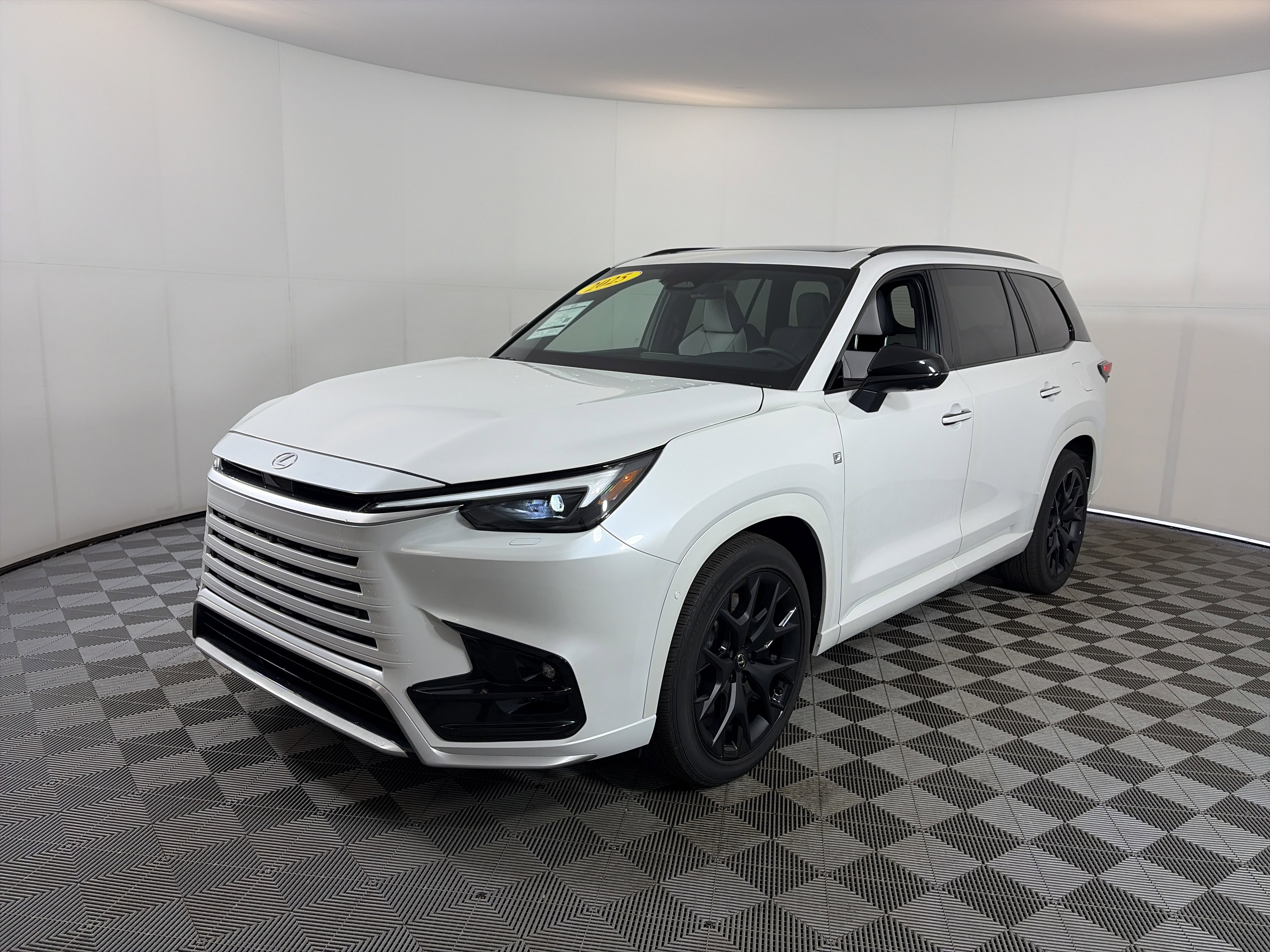 Used 2025 Lexus TX 350 AWD w/ Technology Package image 2