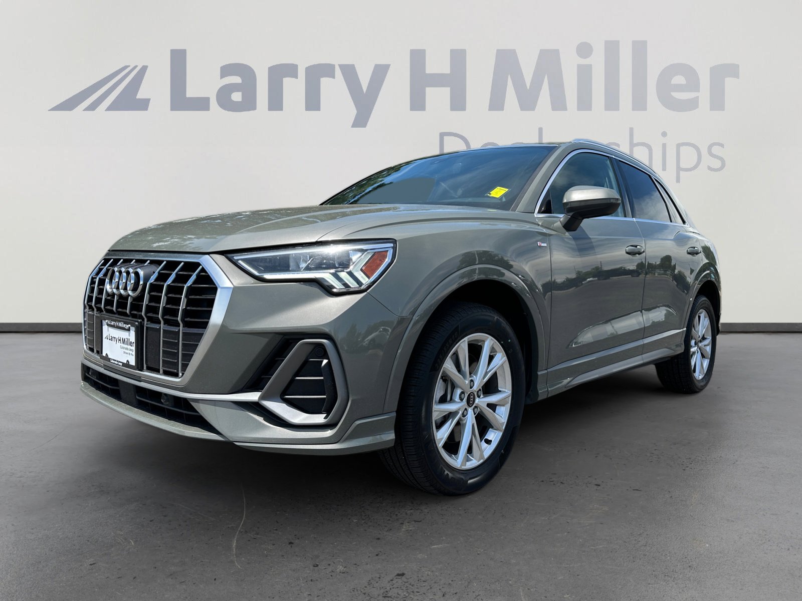 Used 2024 Audi Q3 2.0T Premium