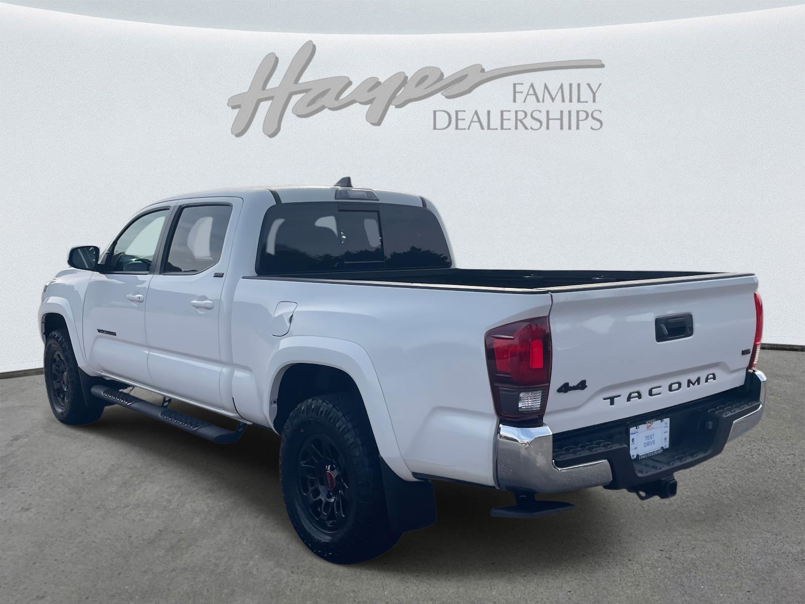 Used 2022 Toyota Tacoma SR5 image 32