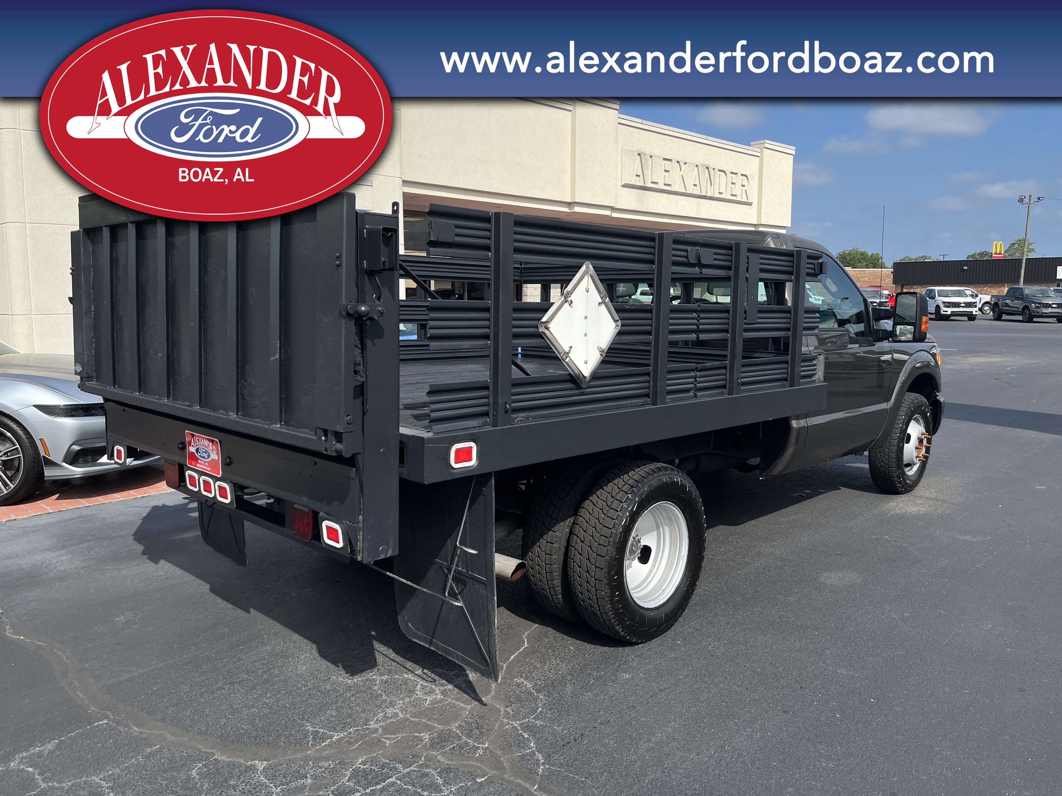 Used 2016 Ford F350 XL w/ Power Equipment Group image 4