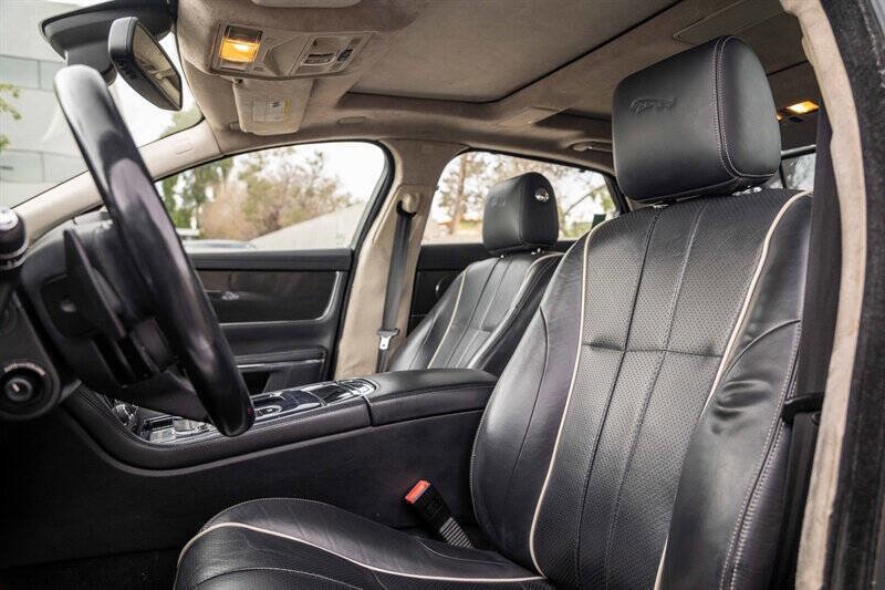 Used 2011 Jaguar XJ L RWD image 10