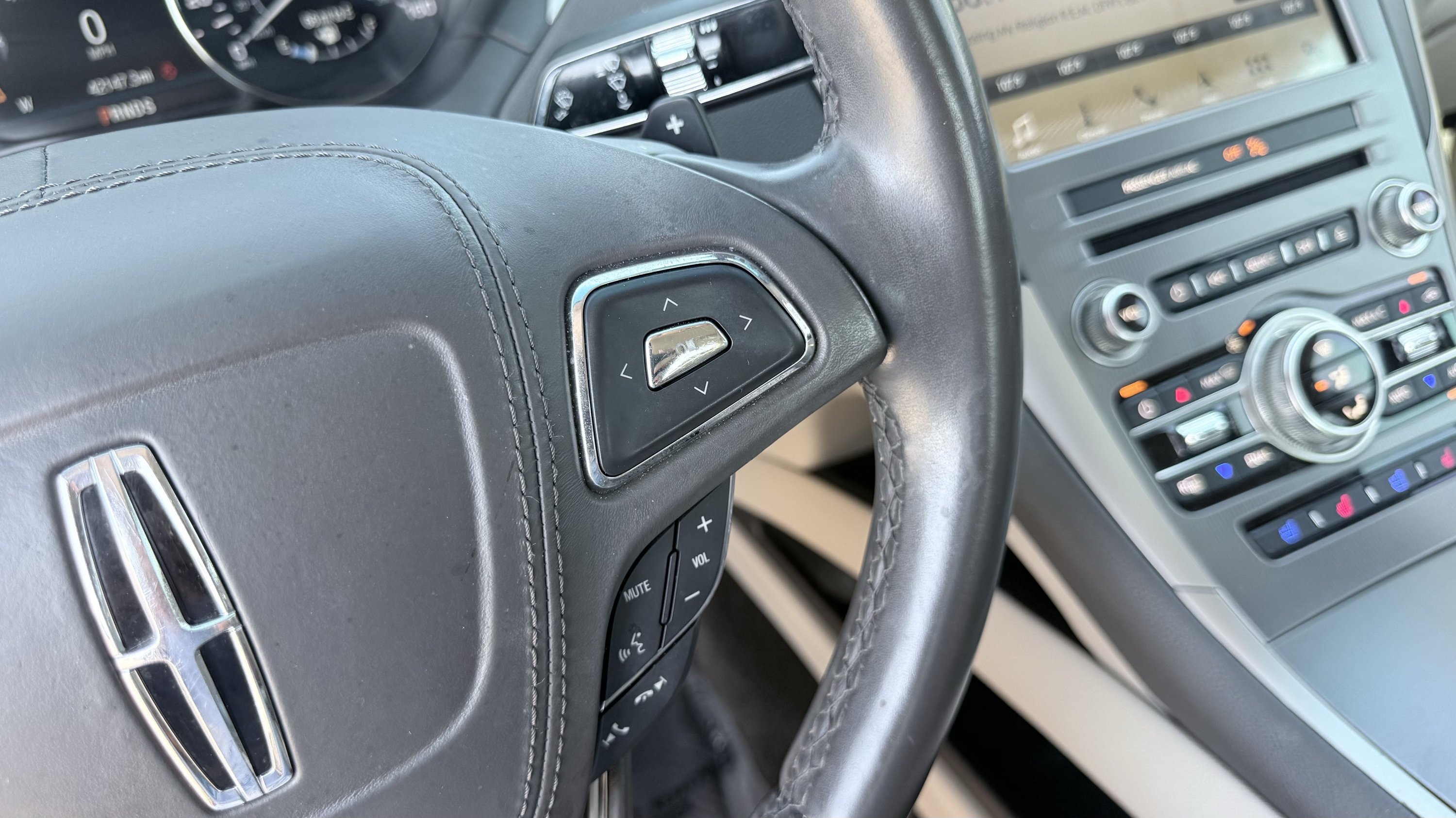 Used 2017 Lincoln MKZ Reserve FWD image 53