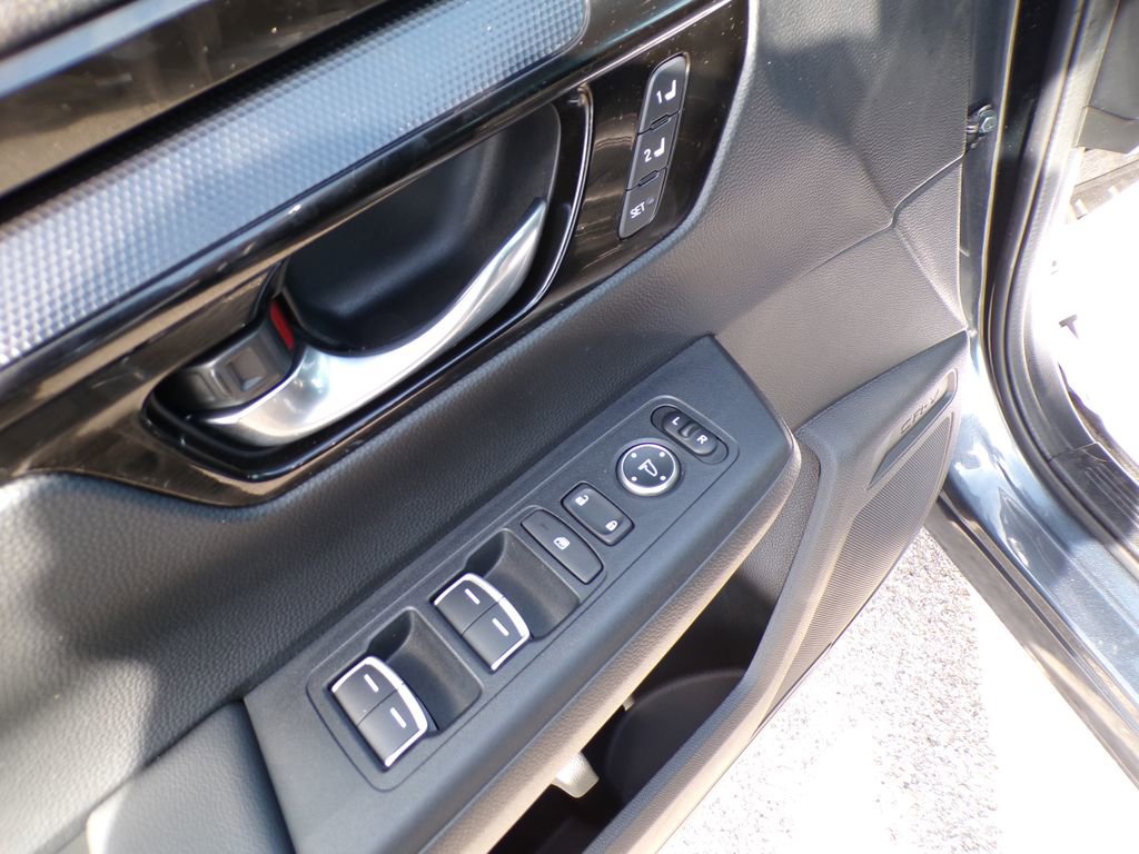 Used 2025 Honda CR-V Sport Touring image 13