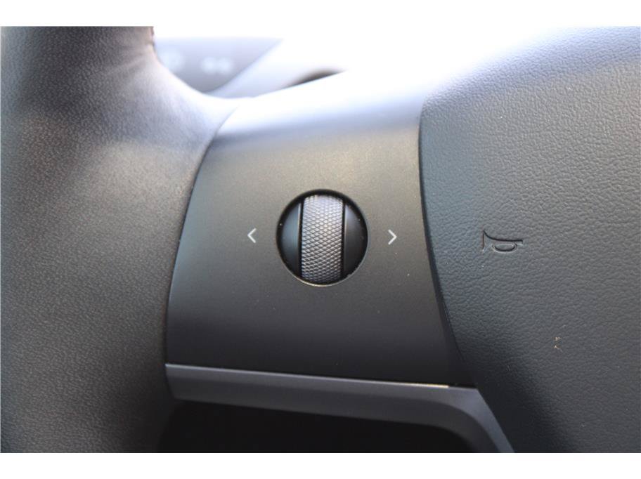 Used 2022 Tesla Model Y Performance AWD/4WD image 17