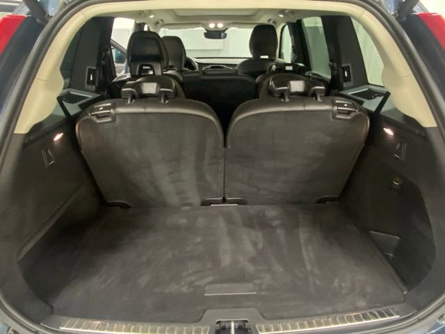 Certified 2025 Volvo XC90 B5 Core image 9