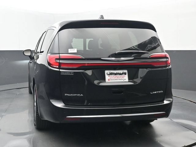 Used 2026 Chrysler Pacifica Limited FWD image 19