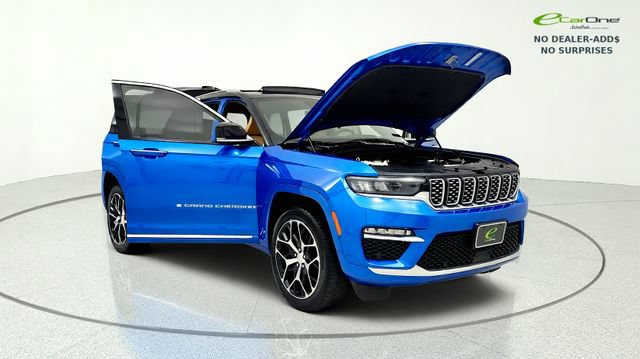 Used 2023 Jeep Grand Cherokee Summit AWD/4WD image 11