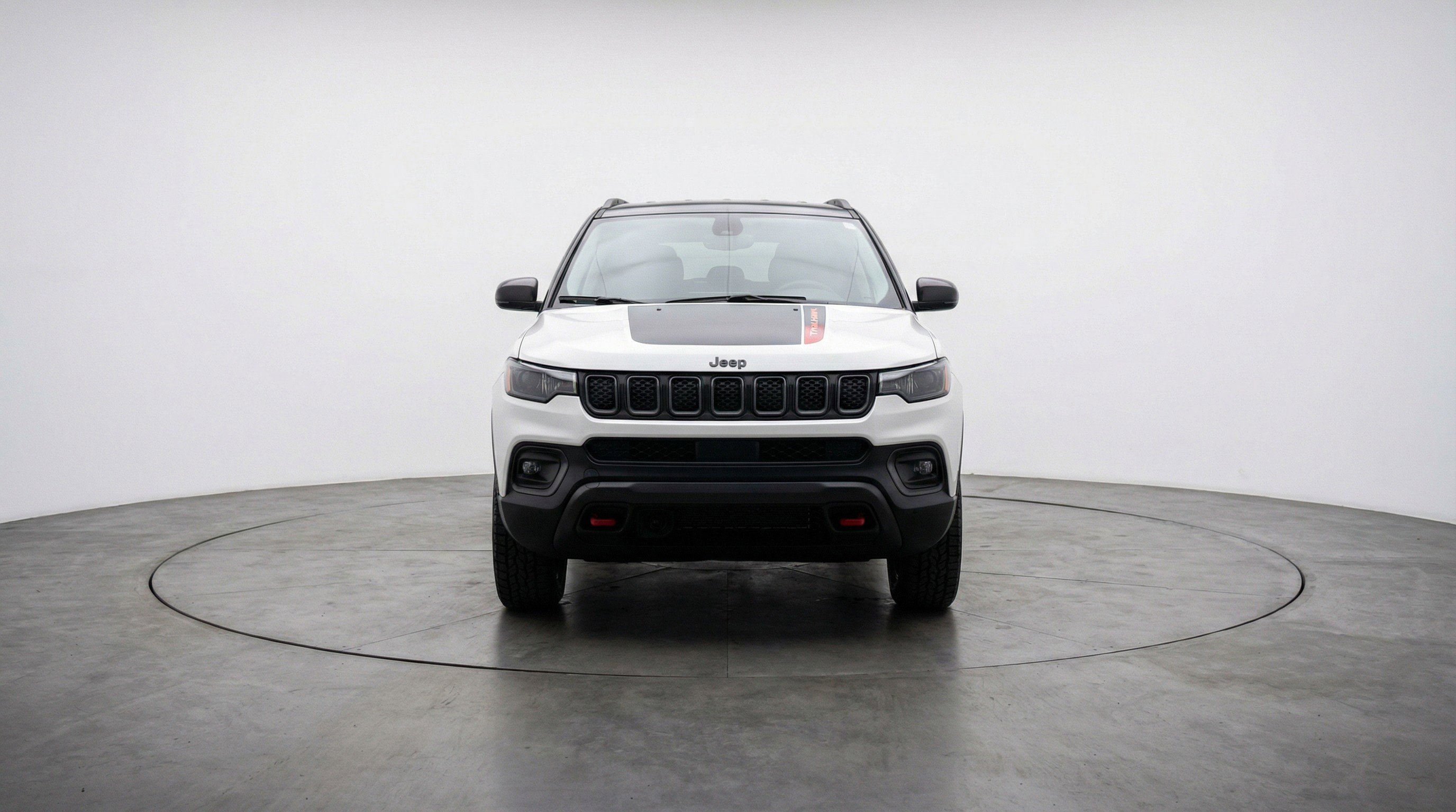 Used 2025 Jeep Compass Trailhawk image 2