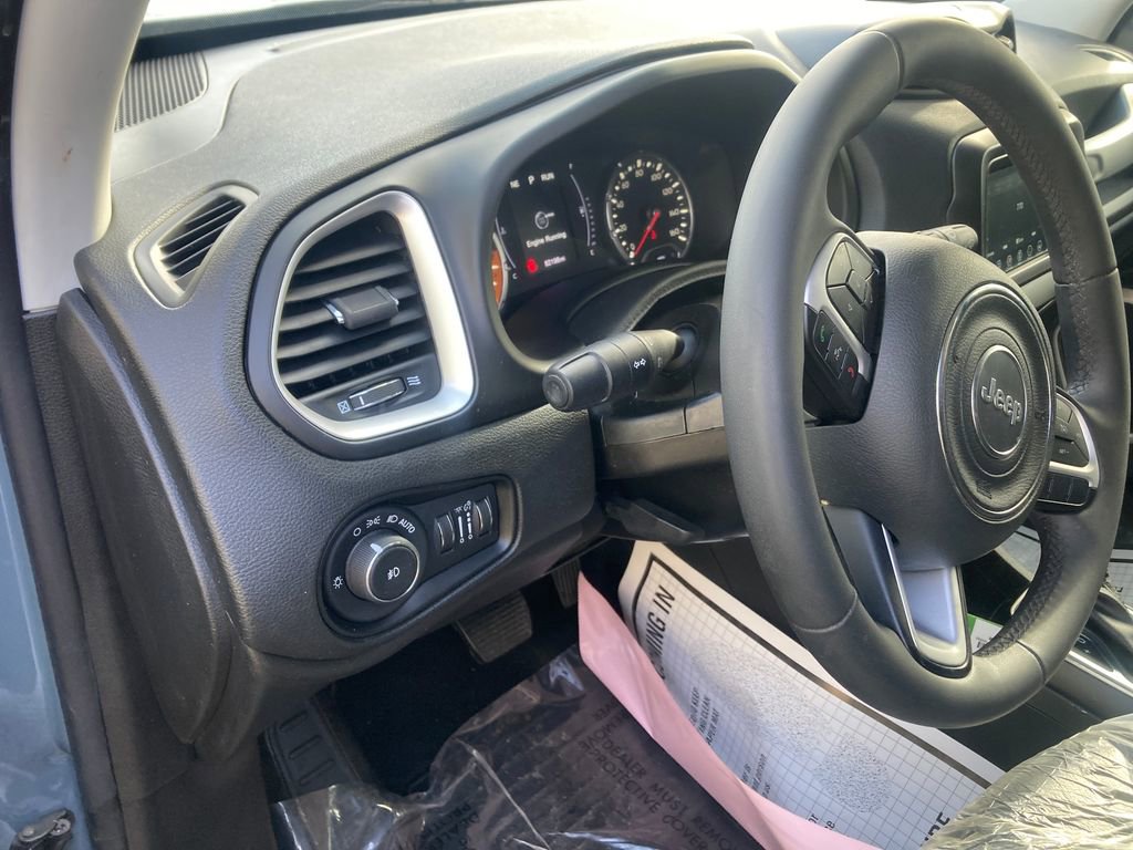 Used 2018 Jeep Renegade Latitude image 17