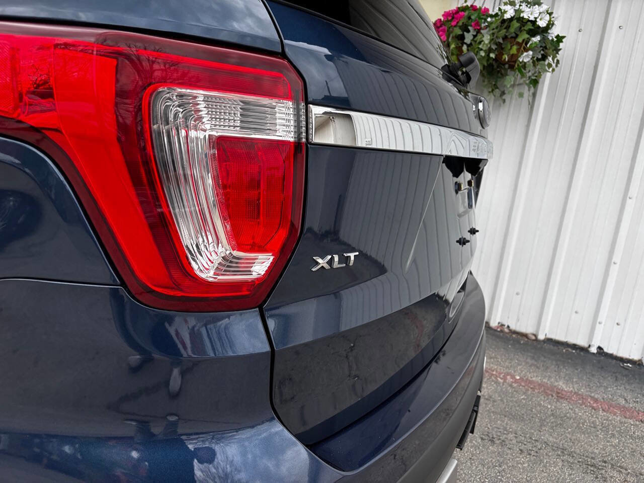 Used 2016 Ford Explorer XLT image 9