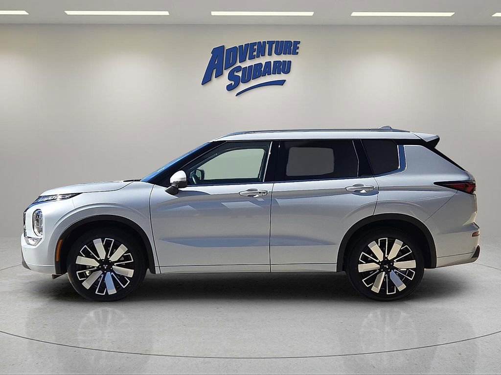 Used 2025 Mitsubishi Outlander SEL image 4
