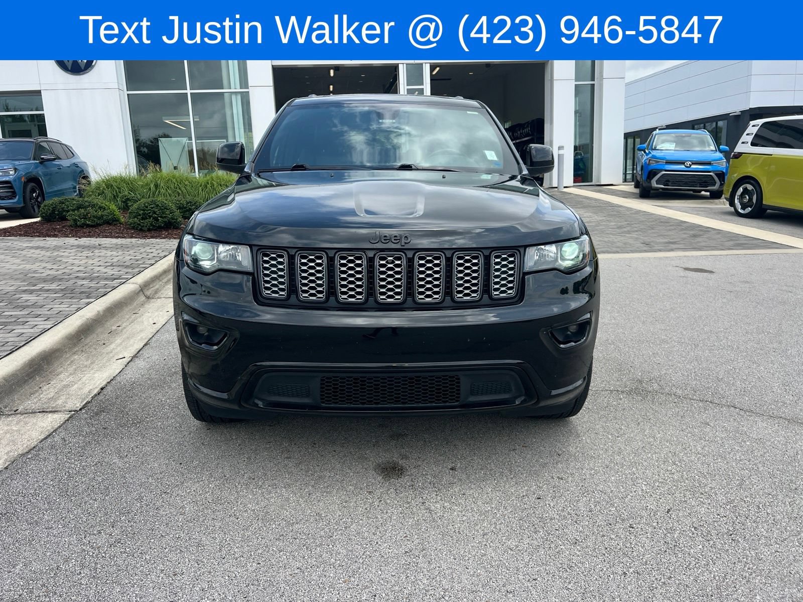 Used 2022 Jeep Grand Cherokee Laredo X RWD image 2