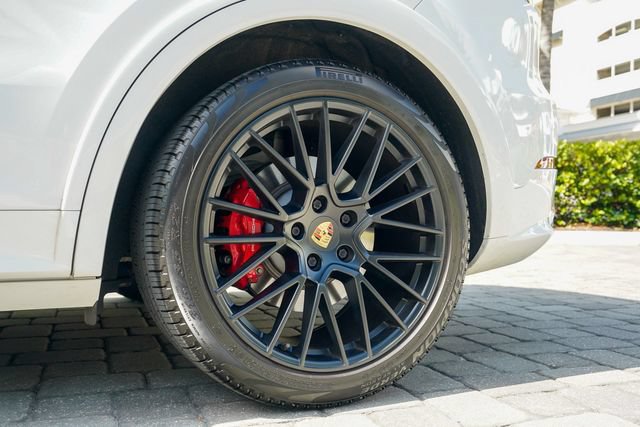 Used 2022 Porsche Cayenne GTS AWD/4WD image 45