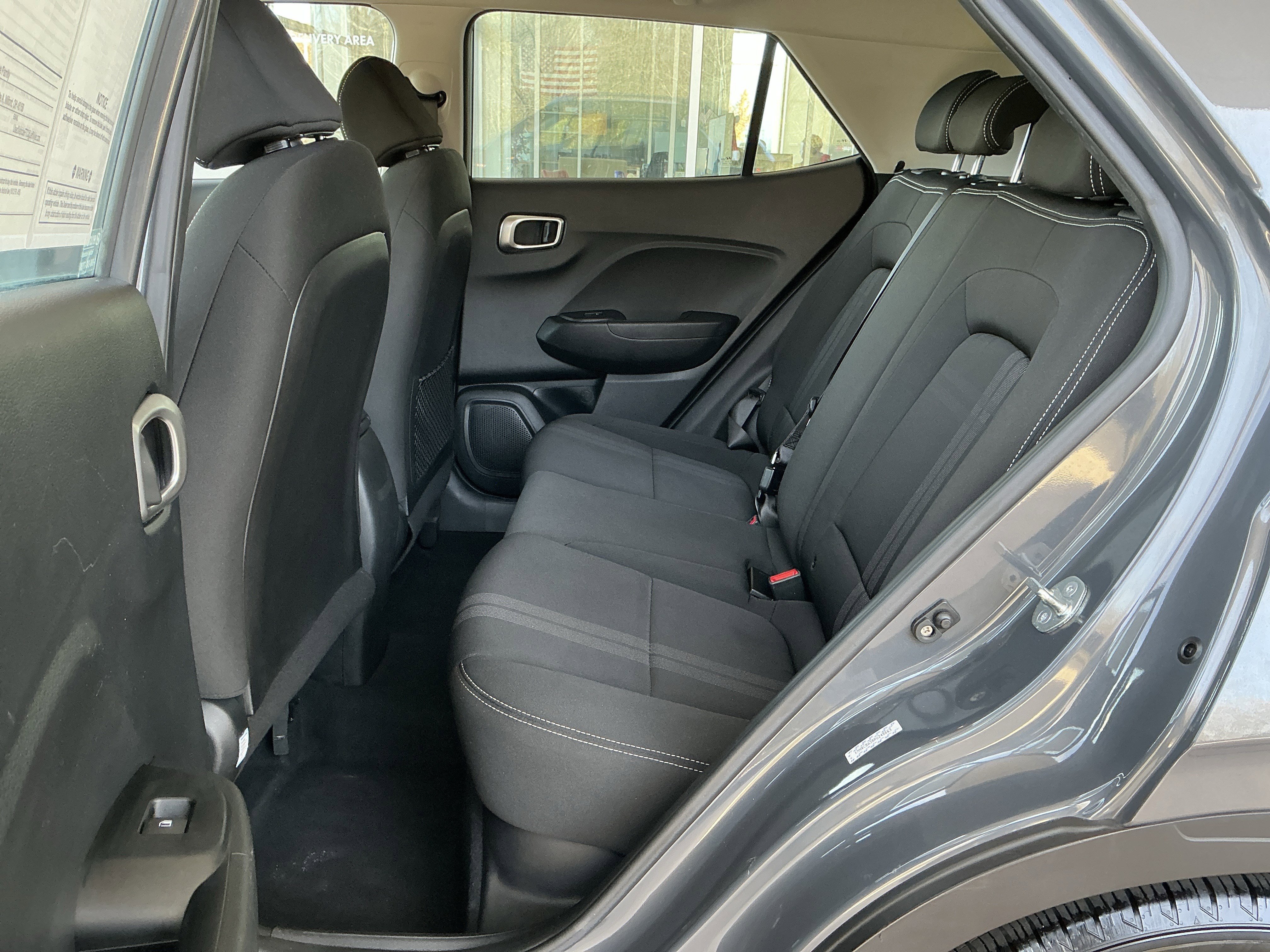 Used 2023 Hyundai Venue SEL image 18