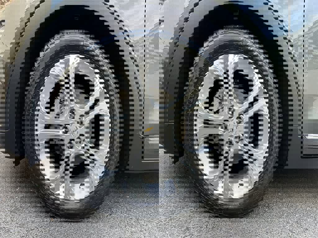 Used 2020 Chevrolet Bolt LT image 8