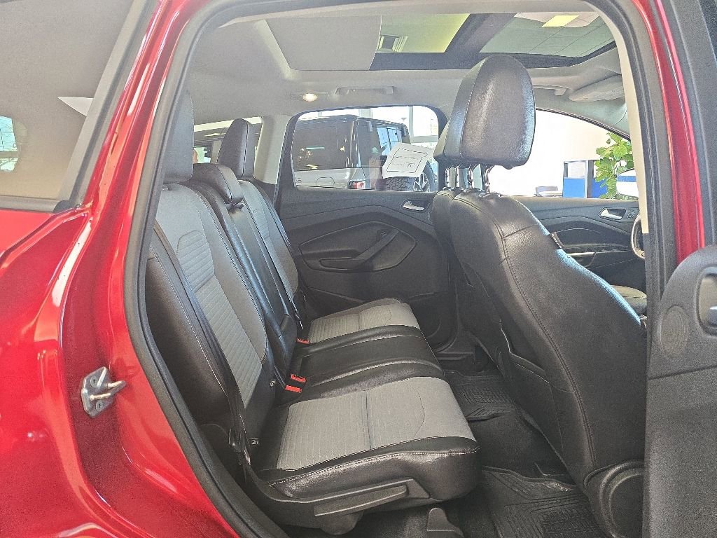 Used 2017 Ford Escape SE w/ Equipment Group 201A AWD/4WD image 34