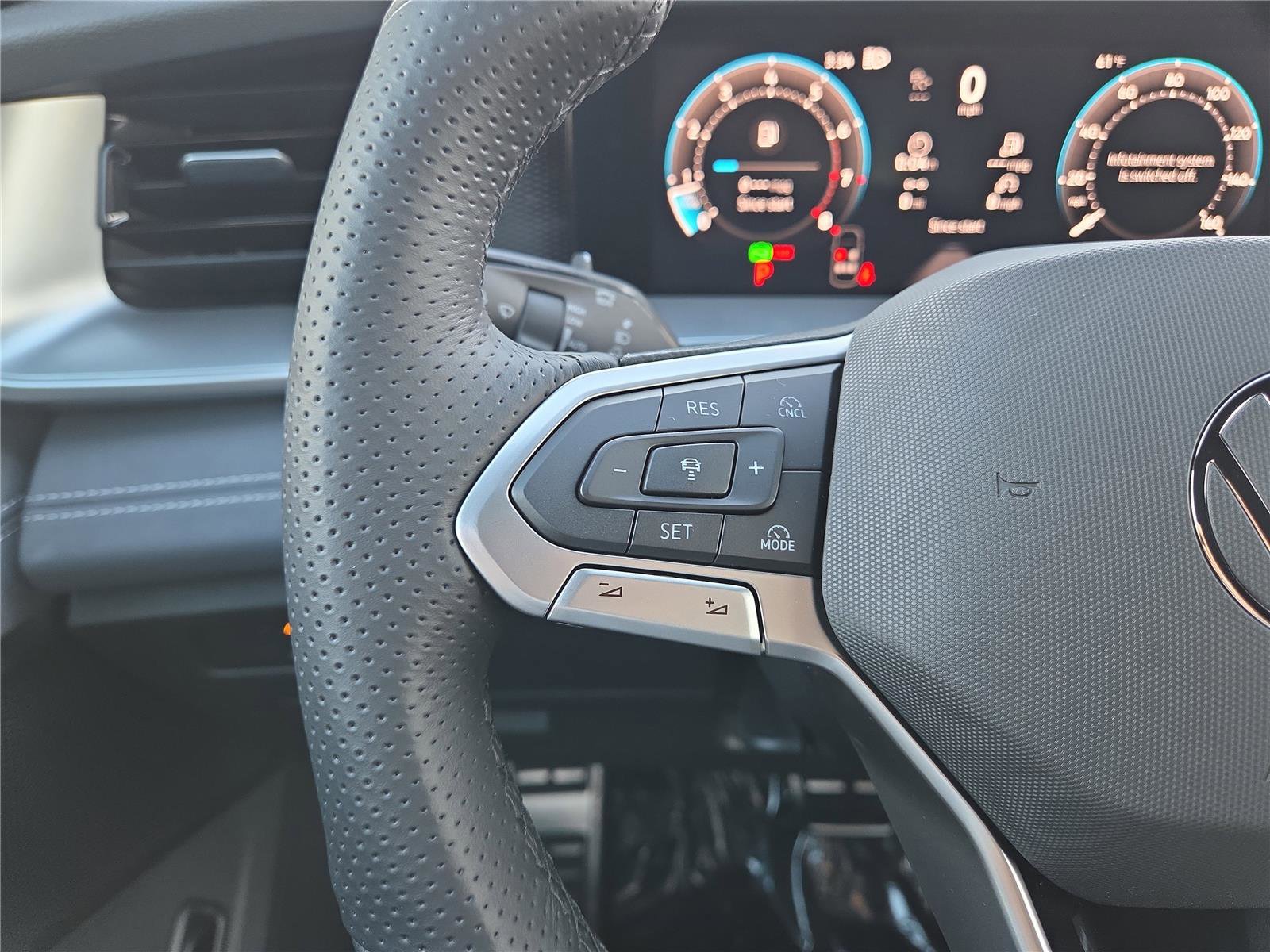 New 2026 Volkswagen Tiguan SE R-Line image 16