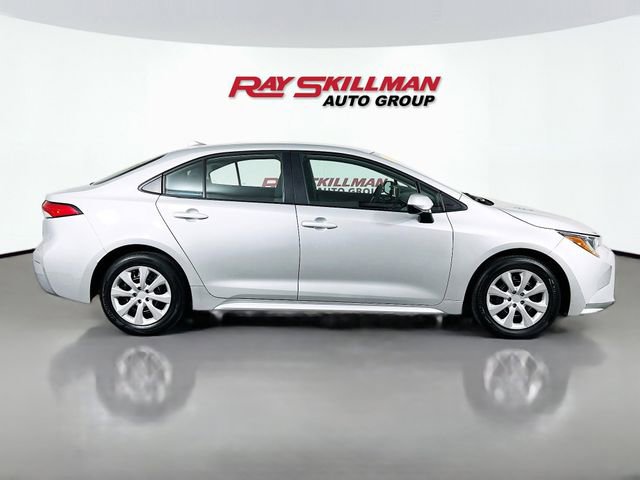 Used 2024 Toyota Corolla LE FWD image 8