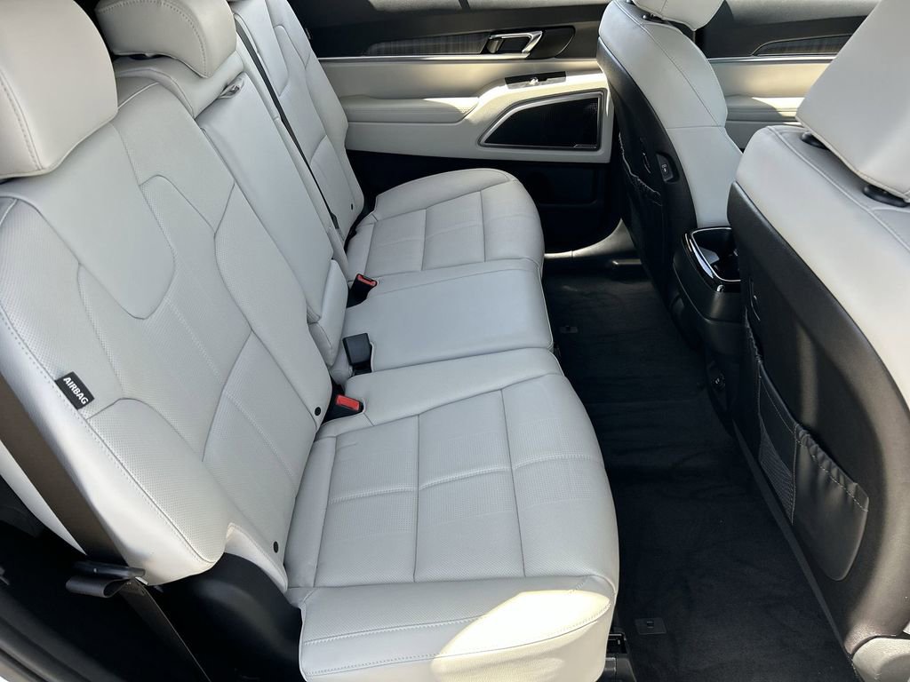 Used 2025 Kia Telluride EX image 28