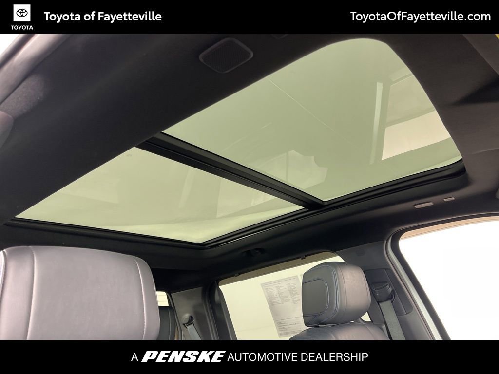 Used 2022 Toyota Tundra Platinum AWD/4WD image 6