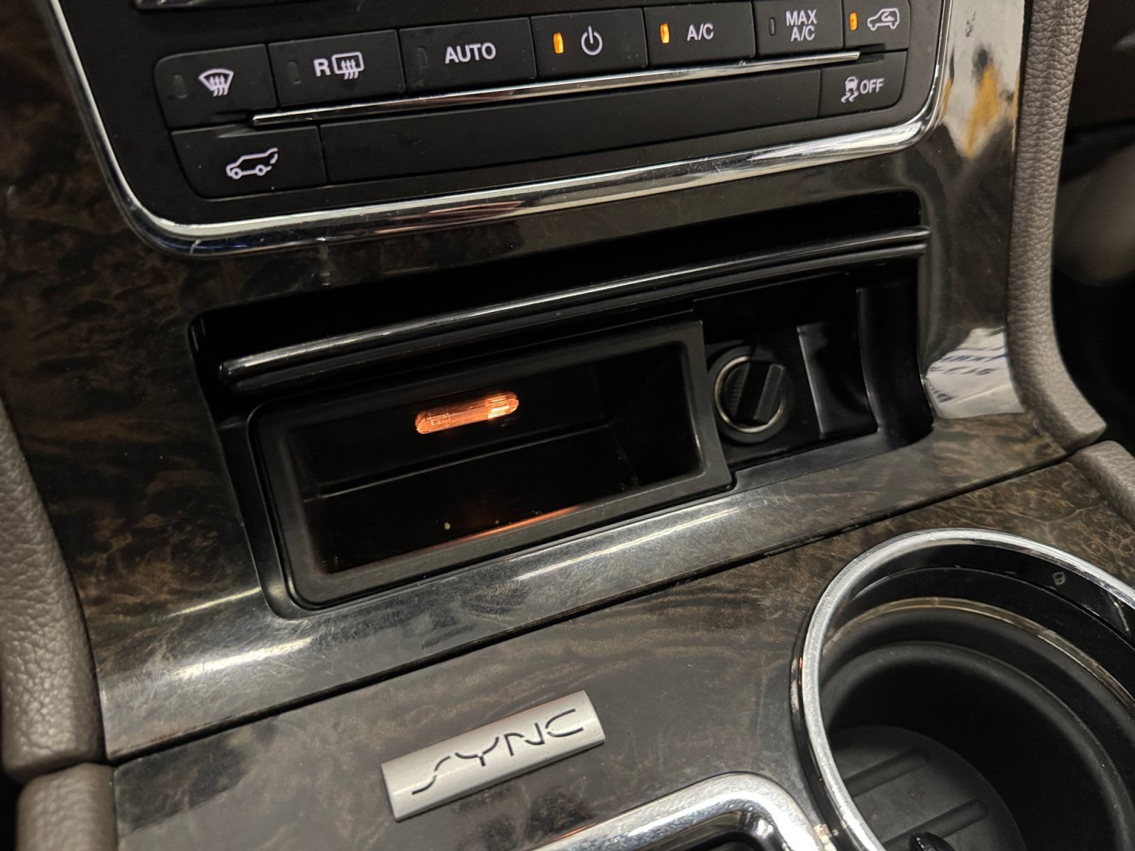 Used 2016 Lincoln Navigator Select RWD image 23